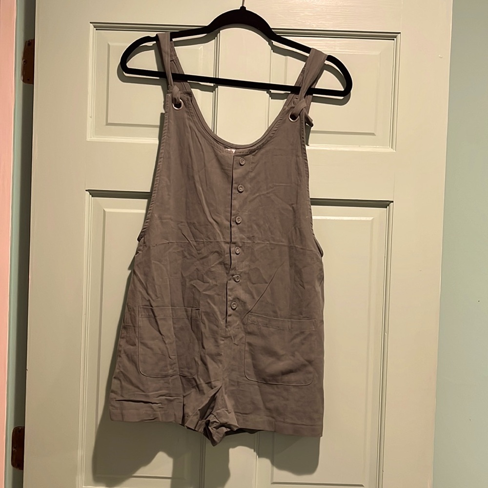 Mislook shorts romper olive green small